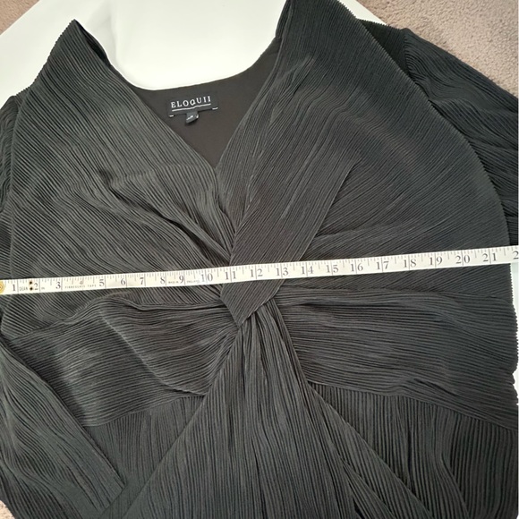 Black Eloquii Front Tie Long Sleeve Dress - Picture 8 of 12